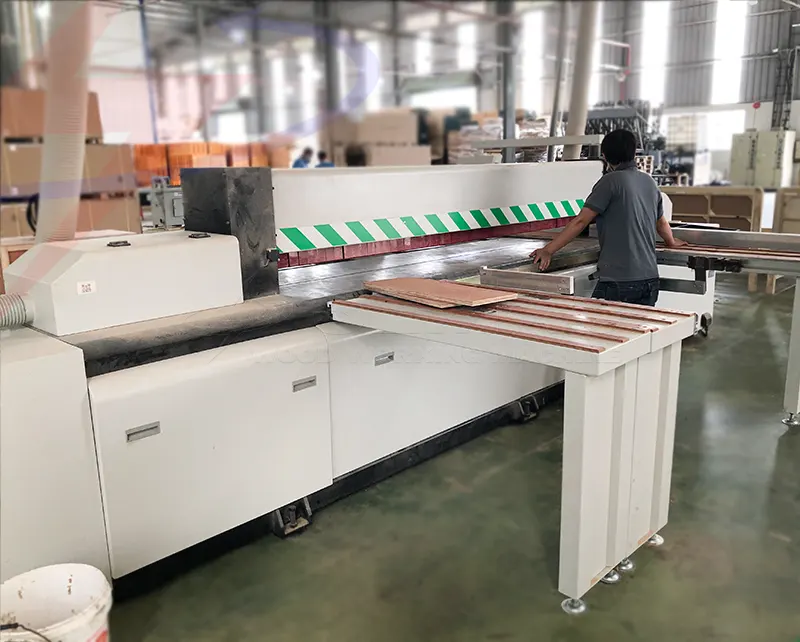 Máy cưa panel saw cnc cắt ván công nghiệp tại xưởng khách hàng SMBL 10