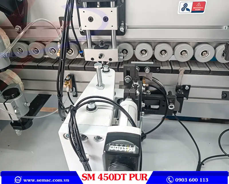 MÁY DÁN CẠNH THẲNG VÁT NGHIÊNG KEO PUR - SM 450DT PUR 7 Cạo trên dưới máy dán cạnh thẳng vát nghiêng keo pur SM 450DT PUR