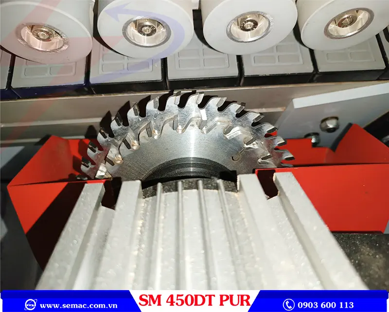 MÁY DÁN CẠNH THẲNG VÁT NGHIÊNG KEO PUR - SM 450DT PUR 4 Cụm vắt nghiêng máy dán cạnh thẳng vát nghiêng keo pur SM 450DT PUR