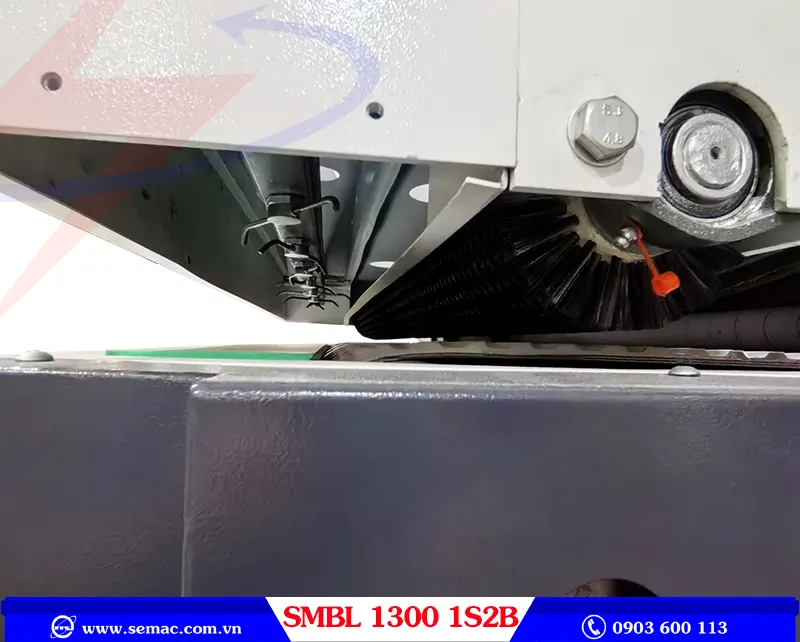 MÁY CHÀ NHÁM CHỔI TÍCH HỢP CHÀ NHÁM PIANO - SMBL 1300 1S2B 5 Hệ thống thổi bụi máy chà nhám chổi tích hợp chà nhám piano SMBL 1300 1S2B | SEMAC