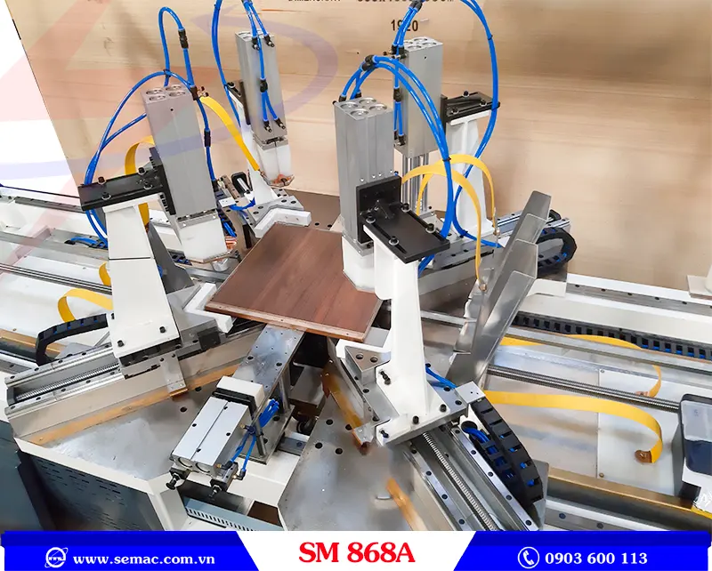 MÁY GHÉP KHUNG CỬA CAO TẦN - SM 868A 3 Bàn gia công máy ghép khung cửa cao tần SM 868A | SEMAC