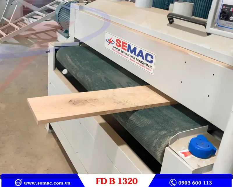 MÁY CÀO CƯỚC BỀ MẶT VÁN - FD B 1320 4 Sản phẩm trước khi gia công máy cào cước bề mặt ván FD B 1320 | SEMAC
