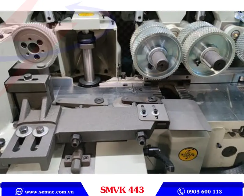 MÁY BÀO 4 TRỤC 4 MẶT 430MM – SMVK 443 3 Con lăn đưa phôi máy bào 4 trục 4 mặt 430mm SMVK 443 | SEMAC