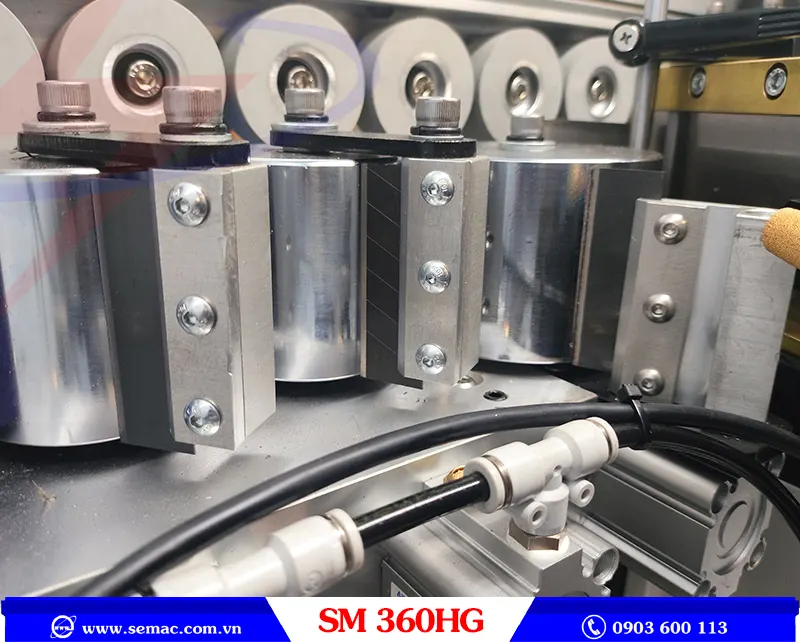 MÁY DÁN CẠNH 6 CHỨC NĂNG NỒI KEO TRÊN - SM 360HG 5 Dao làm sạch keo trên rulo máy dán cạnh 6 chức năng nồi keo trên SM 360HG | SEMAC