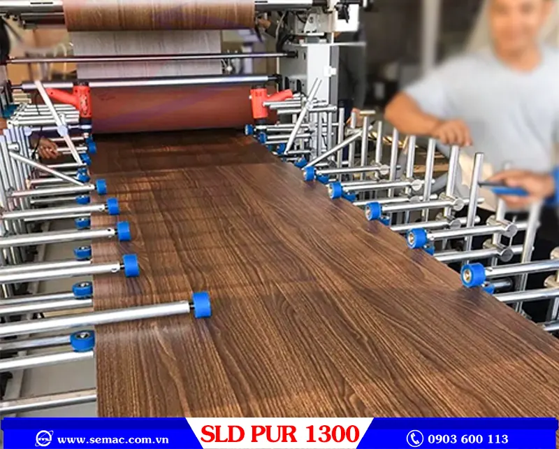 CHUYỀN PHỦ MẶT PHẲNG CÁNH CỬA - SLD PUR 1300 3 Hệ thống phủ chuyền phủ mặt phẳng cánh cửa - SLD PUR 1300 | SEMAC