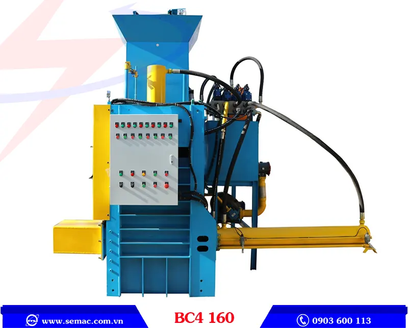 MÁY ÉP KHỐI MÙN CƯA DĂM BÀO – BC4 160 2 Phía trước máy ép khối mùn cưa dăm bào BC4 160 | SEMAC